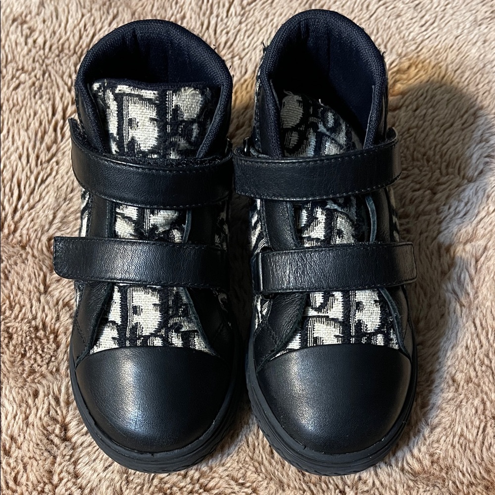 ‼️SOLD‼️…..Dior Kids Blue and white Sneakers